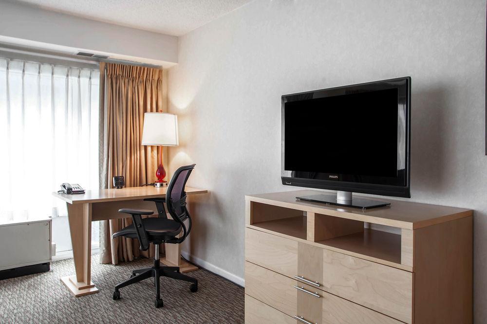 Comfort Suites Michigan Avenue Чикаго Екстериор снимка