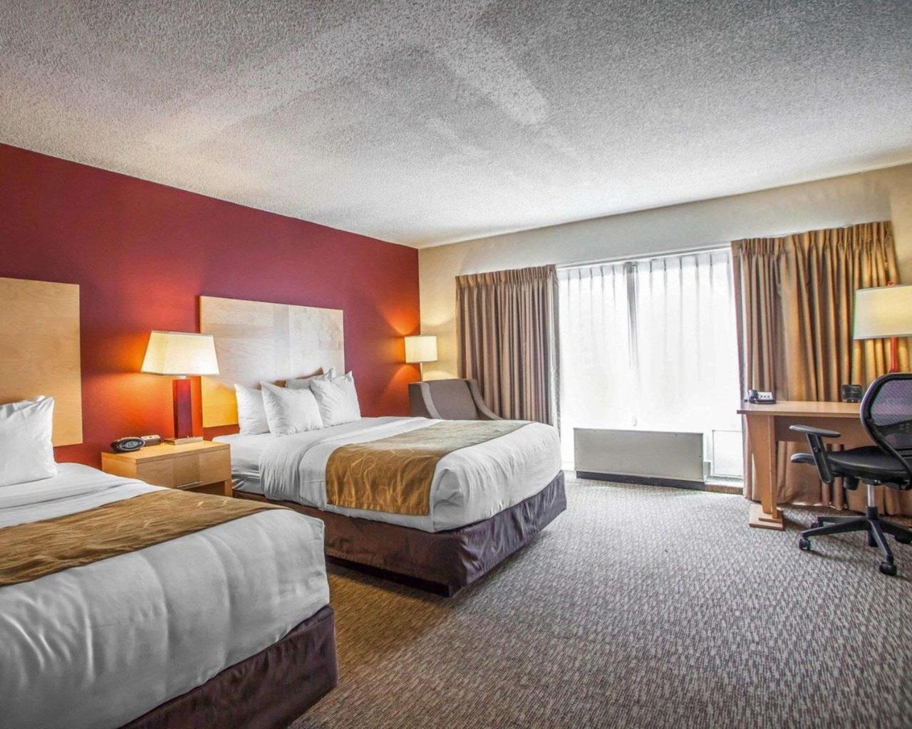 Comfort Suites Michigan Avenue Чикаго Екстериор снимка